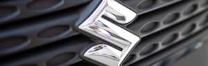 Logo Suzuki in silber