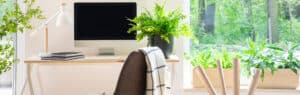 Lerrer Schreibtisch im Homeoffice