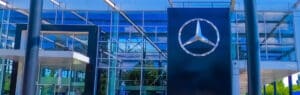Mercedes-Autohaus von außen