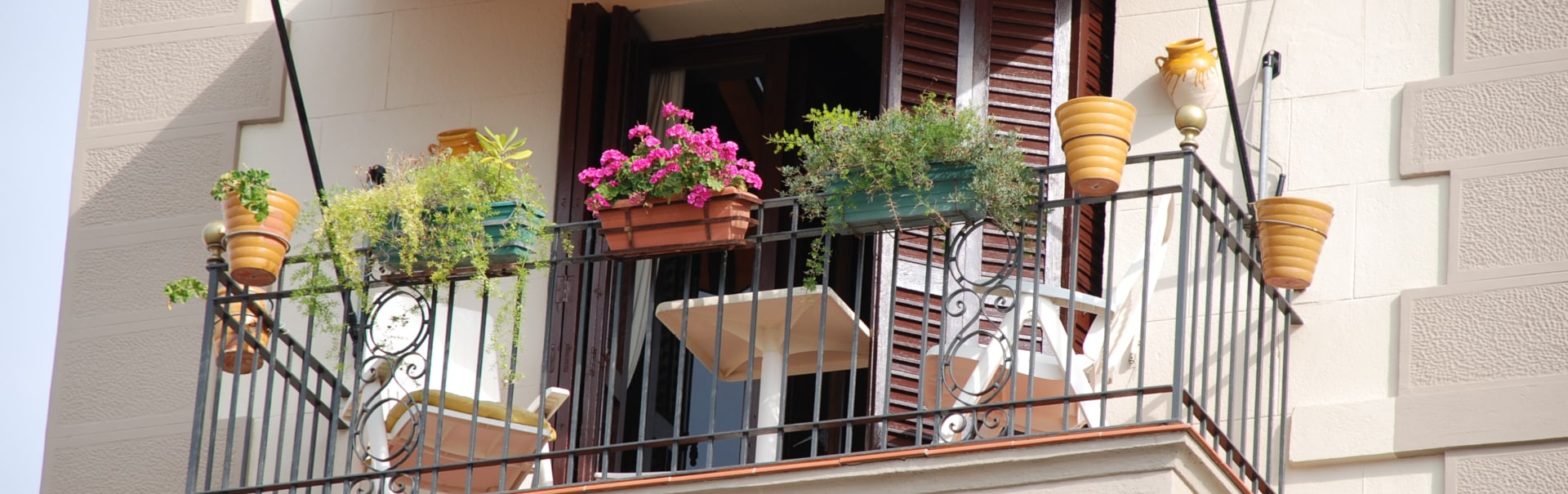 Was dürfen Mieter:innen auf Balkon und im Garten?