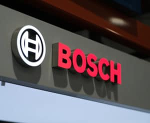 bosch firmenlogo an einem gebäude